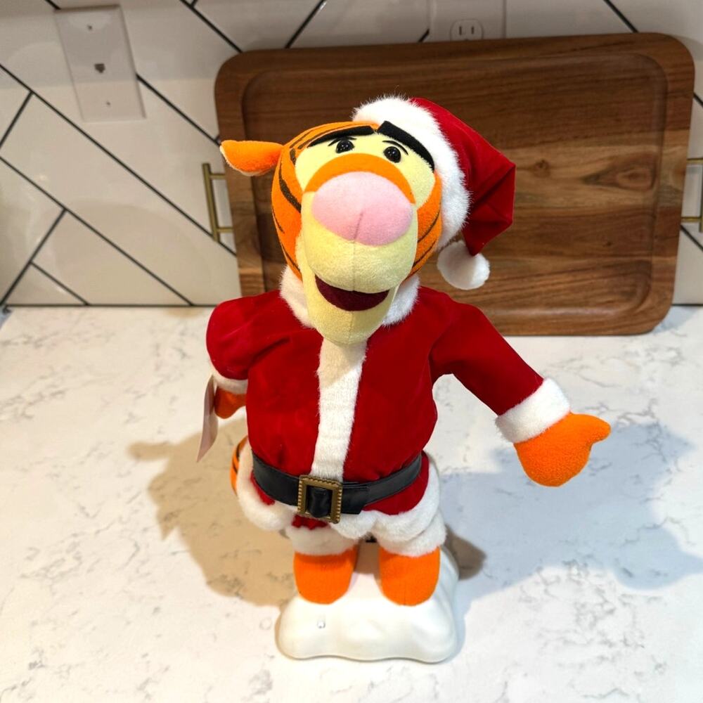 vintage Telco Motionettes Santa Tigger animated musical Christmas figure decor